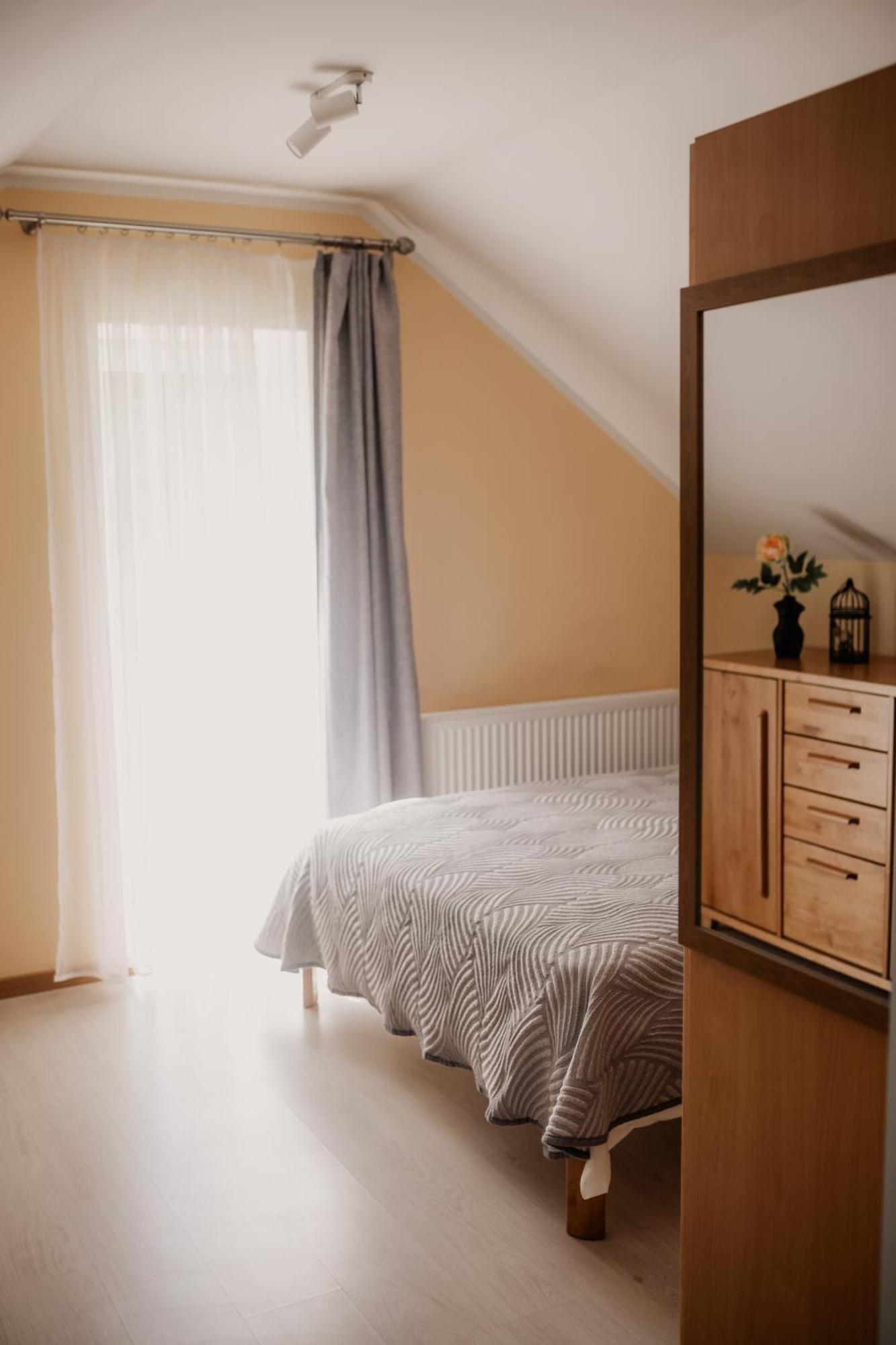 Saules Iela 2A Aparthotel Saldus Kamer foto